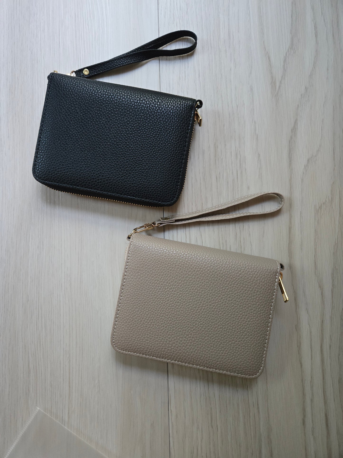 A7 Pebble Leather Wallets w/ wristlet